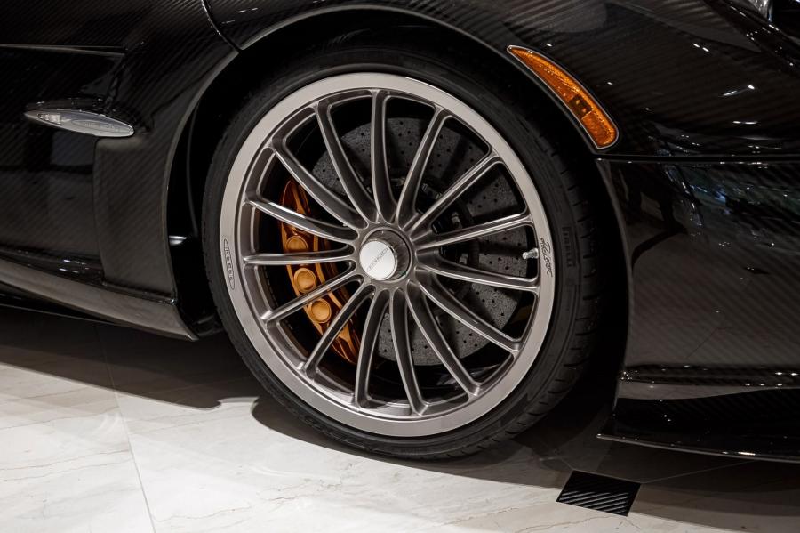 Колеса Pagani Huayra Roadster 2017 года  (фото 22 из 25)